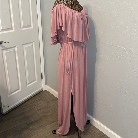 Sweet Lovely size medium women’s maxi dress w/ pockets. Blush. On/off shoulder - Picture 5 of 10